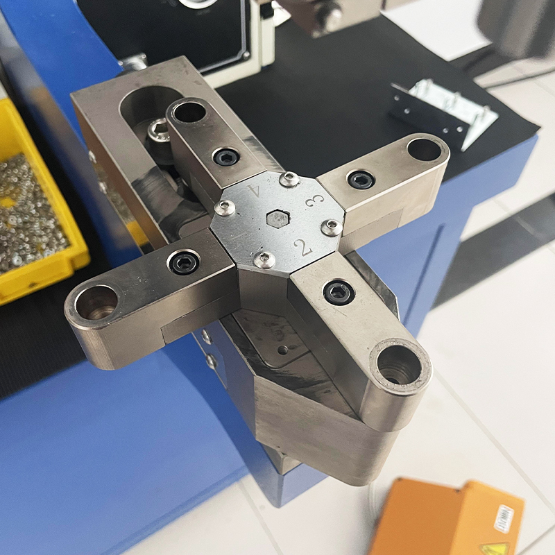 618mspe 57kn لغة متعددة الأوتوماتيكية التغذية السفلية السحابات آلة التثبيت